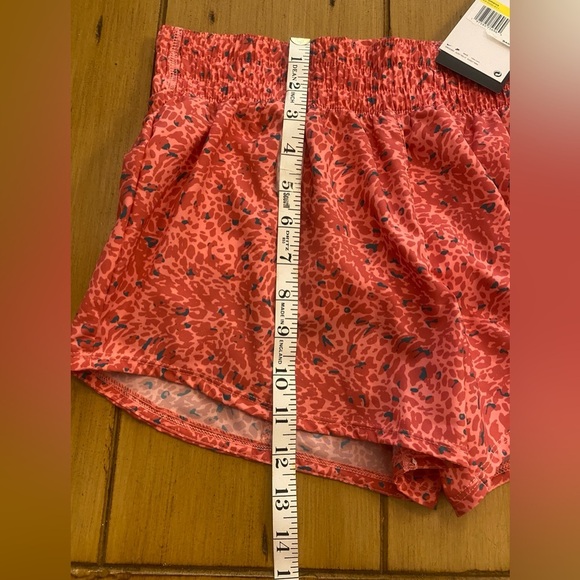 Nike Women’s Training Athletic Lined Shorts New size small - Picture 11 of 12